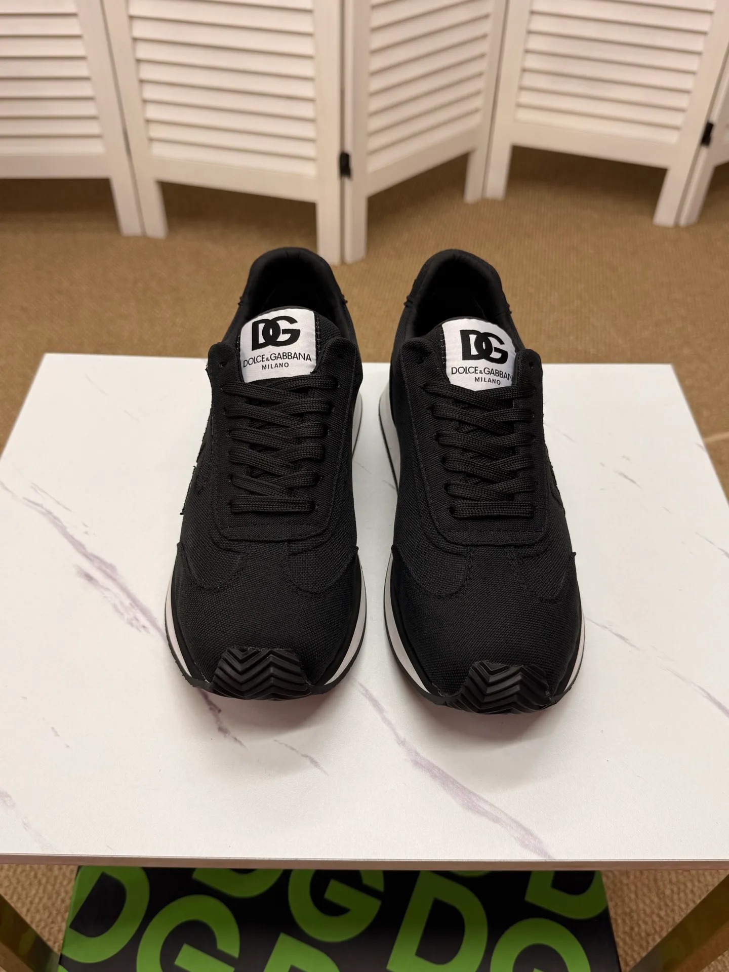 Men's clothing and shoes 230. The latest sports and casual shoes for couples (DG) are fashionable and versatile, and can add luster to various looks. Create an exquisite design with unique dynamic vitality and modern atmosphere, showing modern elegance. Size: 36-46 (45 and 46 are custom-made and cannot be returned or exchanged) Se